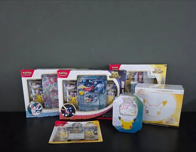 Het Pokémon 30th Anniversary giveaway-pakket van Cardview