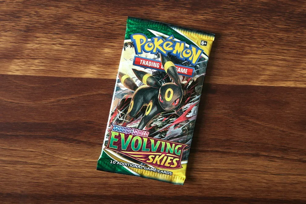 Een verzegelde Pokémon booster pack